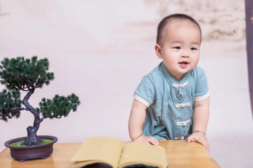 代怀包生男孩医院怀孕肚子坠坠的感觉